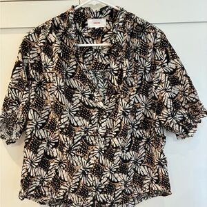 XiRENA Black and White Floral Blouse